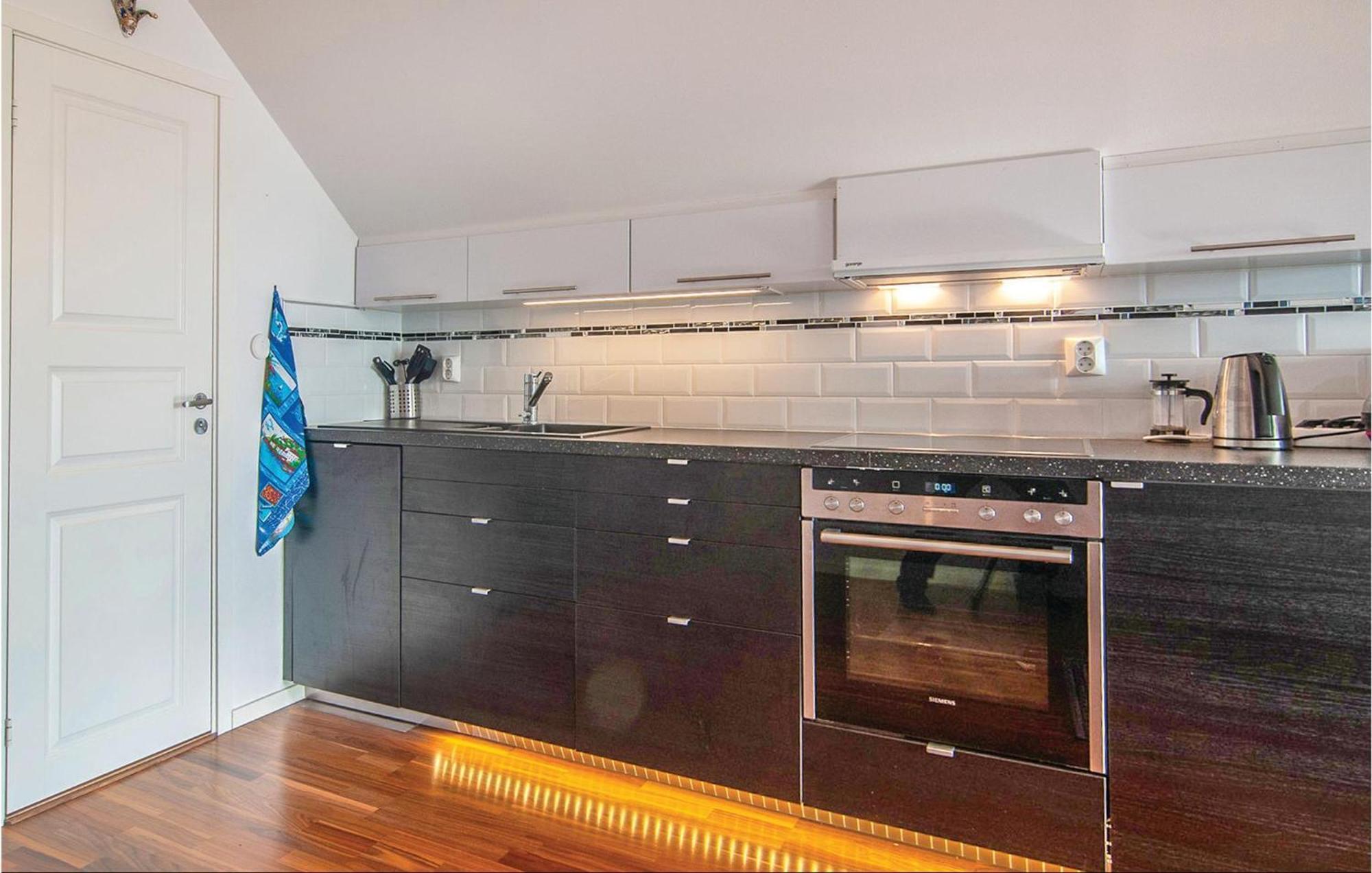 Cozy Apartment In Klintehamn With Wifi エクステリア 写真